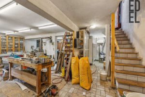 Schreiner im Keller