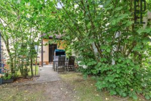 Garten mit Terrasse