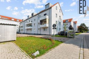Außenansicht mit Balkon