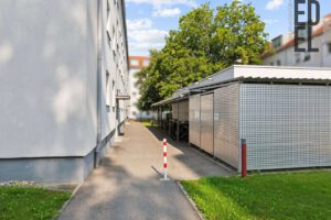 Außenansicht Fahrradgarage vor dem Haus