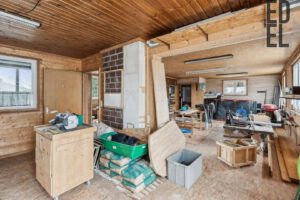 Nachbargebäude, Werkstatt